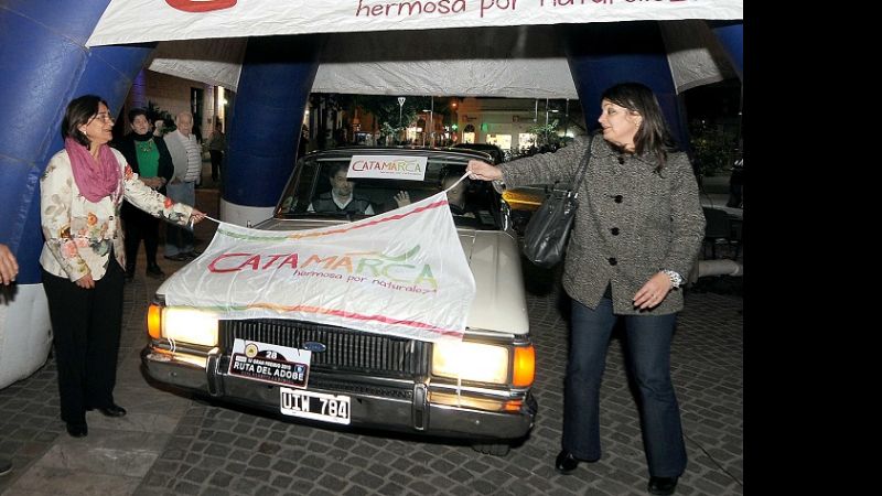 La Gobernadora en el inicio de la prueba “Ruta del Adobe”