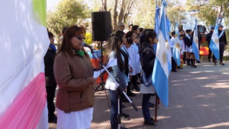 Acto por el  Día del Maestro en Santa María