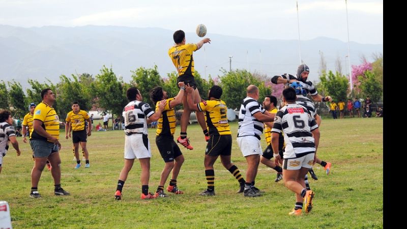 Catamarca RC con Los Teros por el “bueno”, buscando las “semis”
