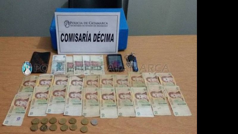 Atraparon a dos jóvenes tras asaltar a un remisero