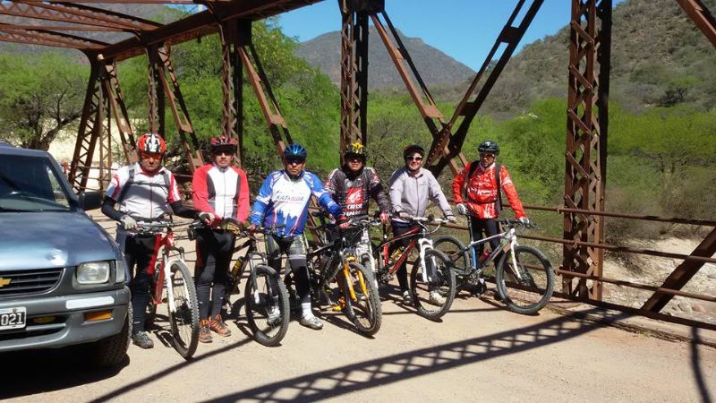 Peregrinos santamarianos llegan a la fiesta del Señor del Milagro en Salta