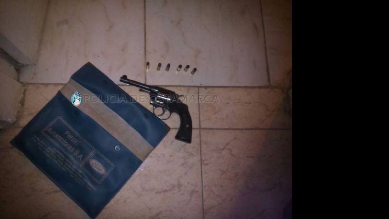 Mega operativos en varios puntos: Secuestran más de 100 mil pesos, armas y droga