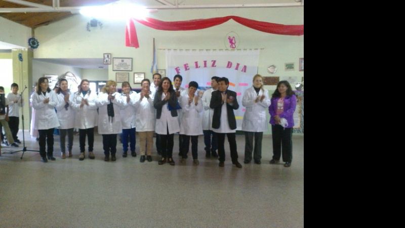 Homenaje a los maestros en El Alto