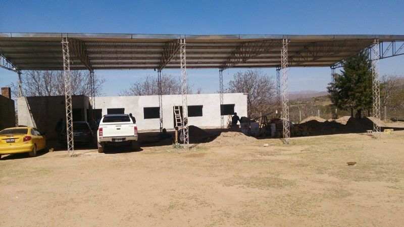 Entrega de equipamiento para escuelas técnicas en Belén