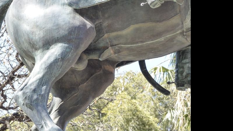 Se descartaron roturas o fisuras en la estatua de San Martín