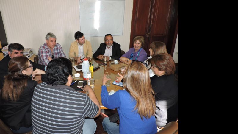 Cuarto intermedio en la negociación docente