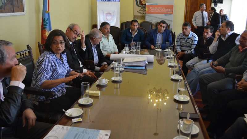 Reunión de Corpacci y Vialidad Nacional con vecinos de Bañado de Ovanta