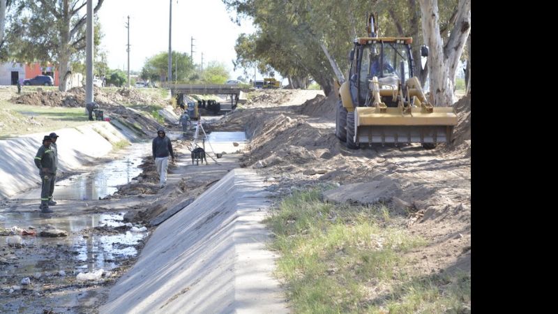 Continúan los trabajos en el Arroyo Florida