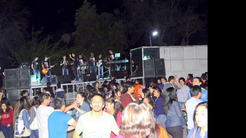 Amplia concurrencia de jóvenes en el 1° Festival del Estudiante