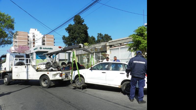 Retirarán autos que estén abandonados en la vía pública