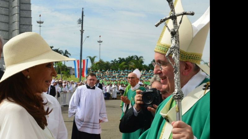Cristina con Raúl Castro en la histórica misa del Papa en La Habana