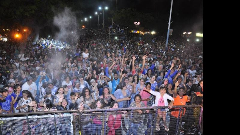 Una multitud recibió la primavera y el Día del Estudiantes en Valle Viejo
