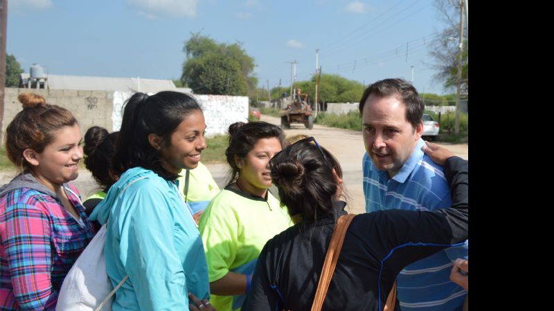 Mera con jóvenes de Santa Rosa por las Olimpiadas del Saber