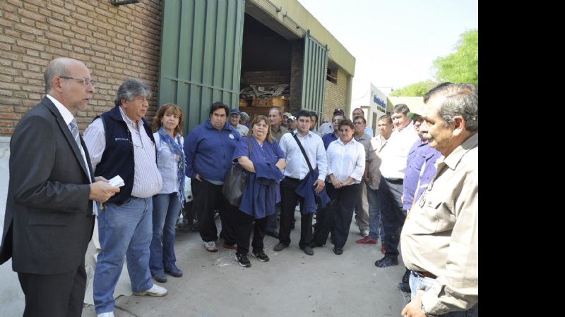 Visita a empleados y entrega de resoluciones del pase a planta
