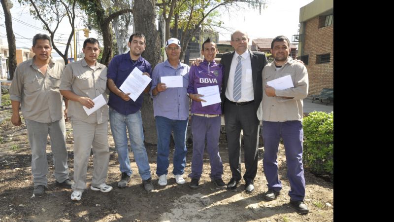 Visita a empleados y entrega de resoluciones del pase a planta