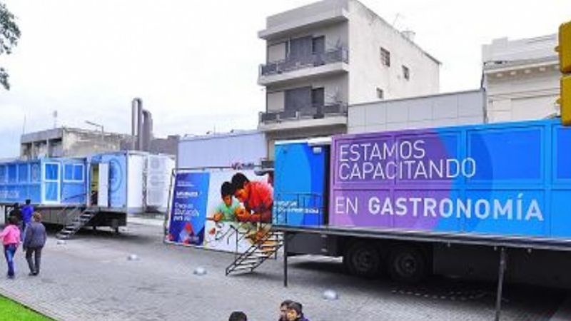 Las Aulas Móviles siguen brindando cursos‏