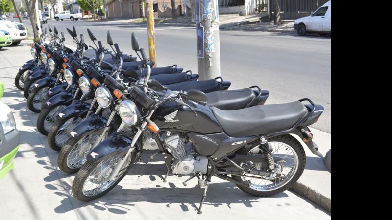 Móviles de la Guardia Urbana con cámaras de seguridad