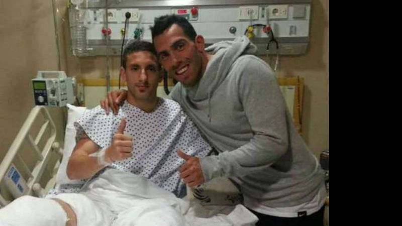 Carlos Tevez visitó a Ezequiel Ham en la clínica
