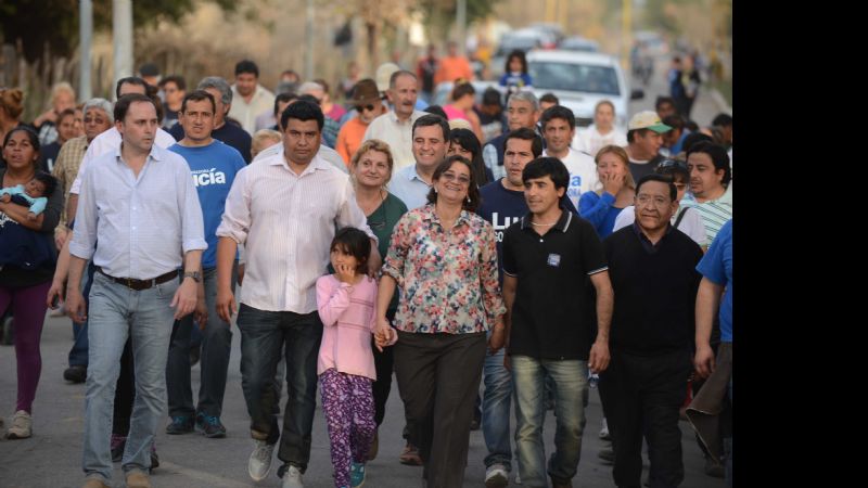Caminata en apoyo a la gobernadora