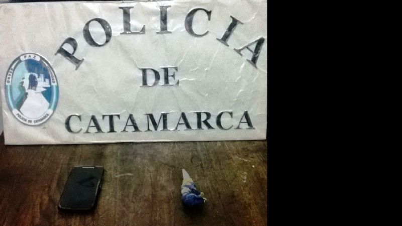 Arrebató una celular y lo aprehendieron