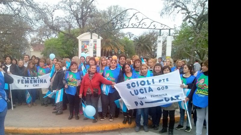 Marcha por el “voto femenino” y el “voto por Lucía”