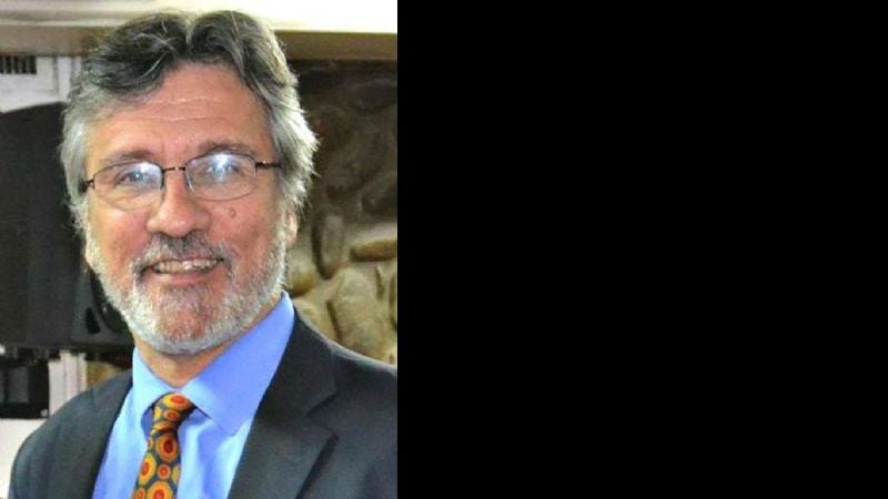 Ex legislador asumiría en la Secretaría de Medios