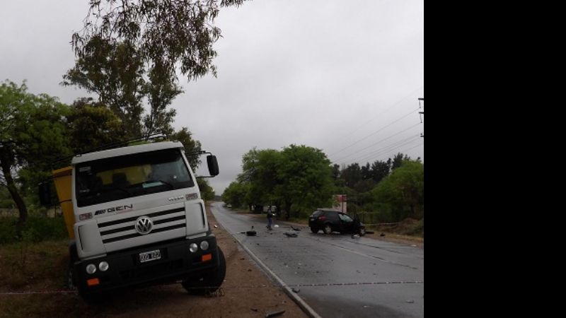 Grave choque entre un camión y un auto en FME