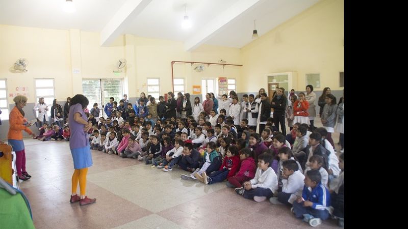 "Minplaneras" entretuvo a los chicos de la escuela Nº196
