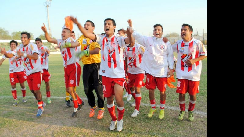 Villa Cubas goleó 3-0 a San Lorenzo, que “abandonó”