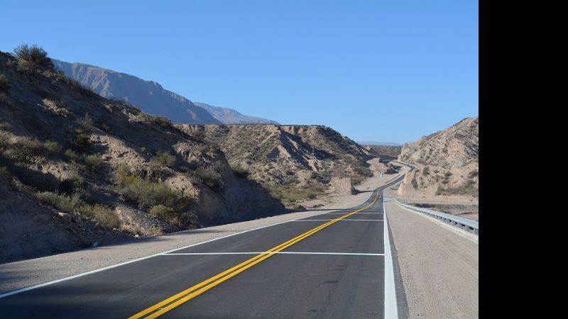 Cristina y Lucía habilitan tramo El Eje-Río Las Cuevas de la Ruta 40
