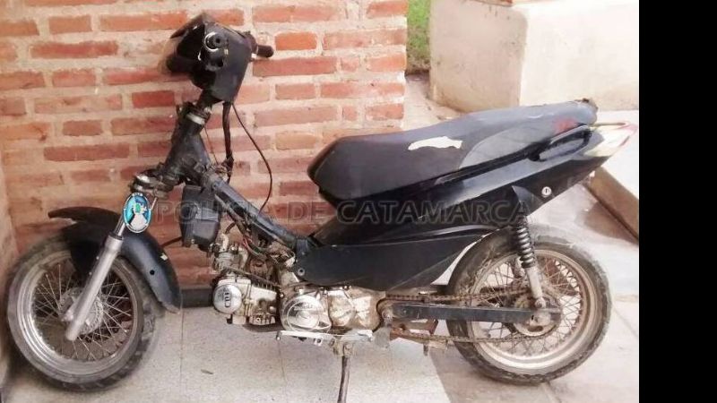 Niño demorado por robar una moto a un familiar