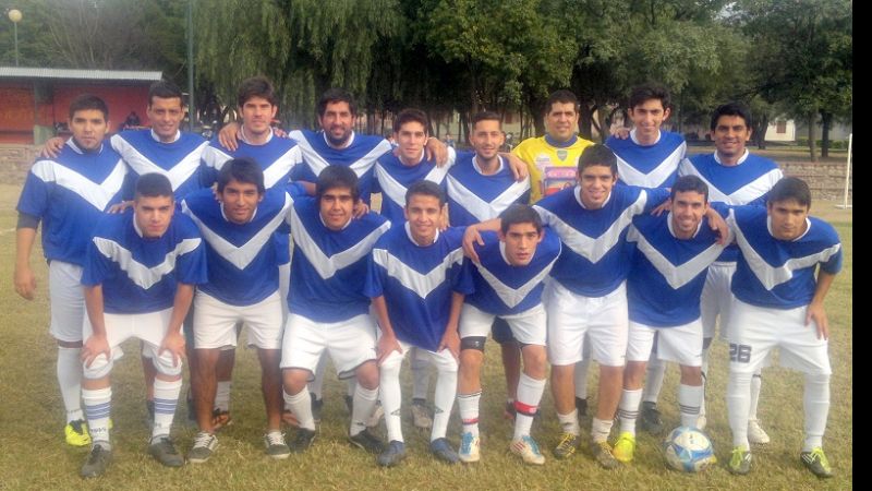 La Universitaria por el Anual y las “semis” de la Copa Aniversario