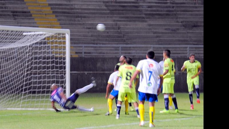 Policial y un empate que no sirve, como tampoco serviría hoy a V. Cubas