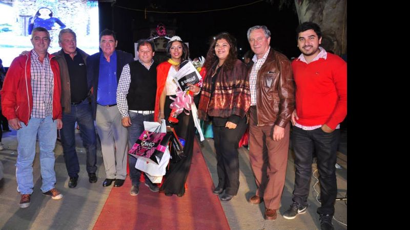 Ainara Segura, reina de los Estudiantes de Valle Viejo