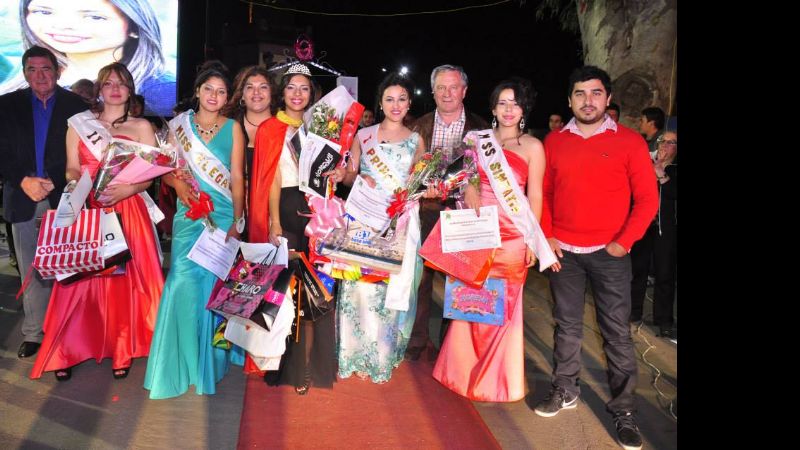 Ainara Segura, reina de los Estudiantes de Valle Viejo