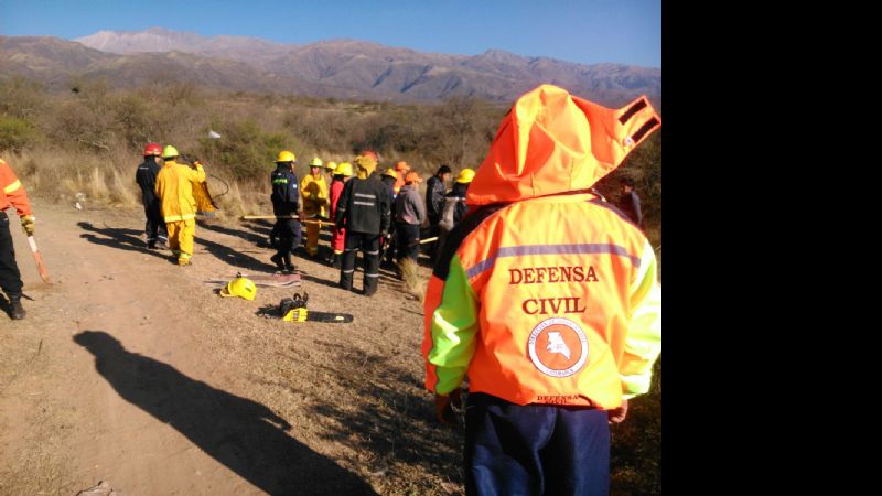 Defensa Civil y Bomberos Voluntarios se capacitaron en incendios forestales