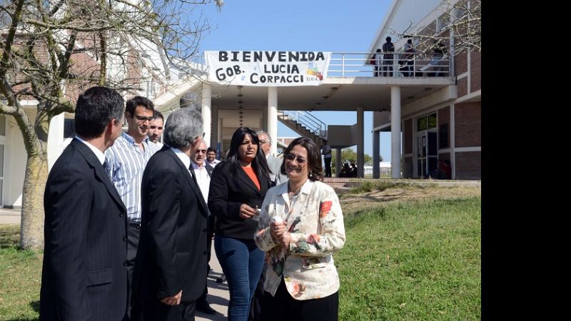 La Gobernadora inauguró un nuevo edificio escolar