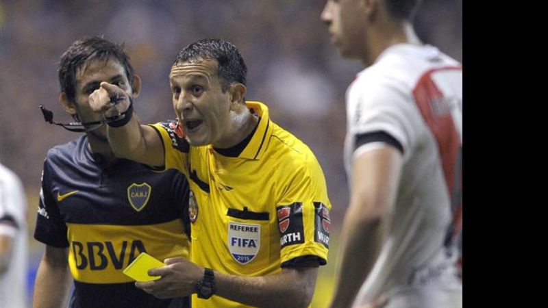 Herrera, árbitro en la noche del gas pimienta, dirigirá River-Boca