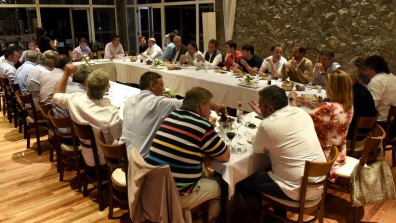 Mera estuvo en la “cumbrecita” antikirchnerista de Massa y Urtubey