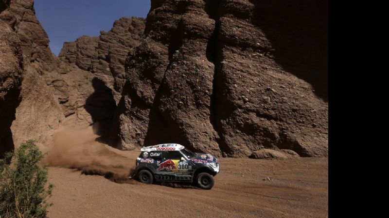 Catamarca le cae bien a Al Attiyah, mientras Loeb volcó y se complicó