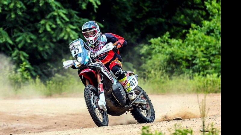 Catamarca le cae bien a Al Attiyah, mientras Loeb volcó y se complicó