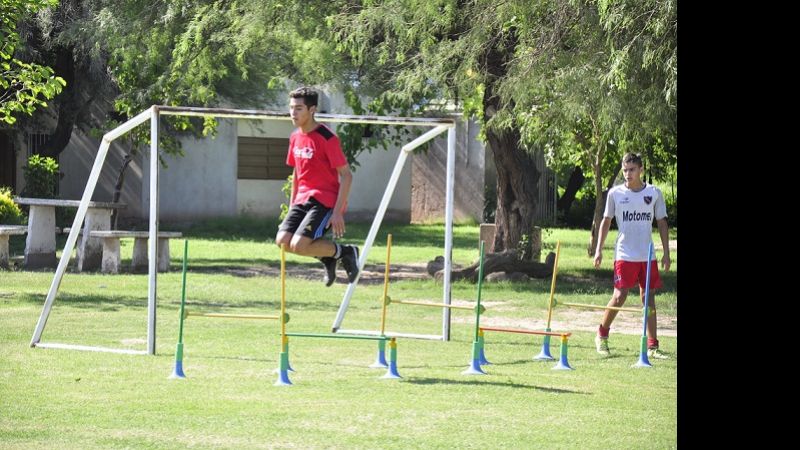 Los pre seleccionados entrenan en el predio del Club San Martín del Bañado