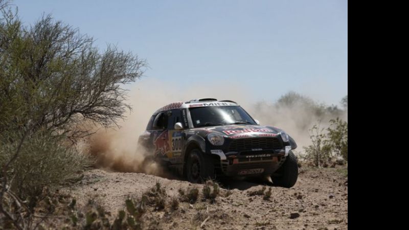 Los Patronelli "palo y palo" y Al Attiyah superó a los Peugeot