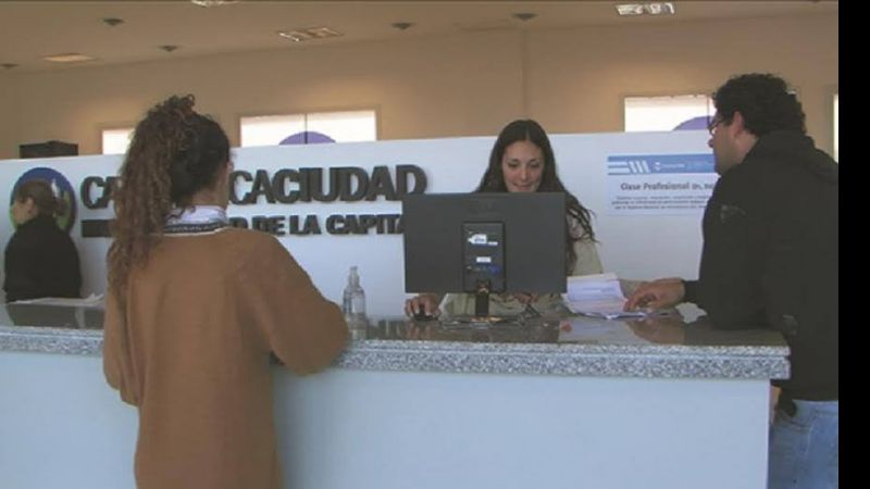 Mañana no abre el centro de licencias