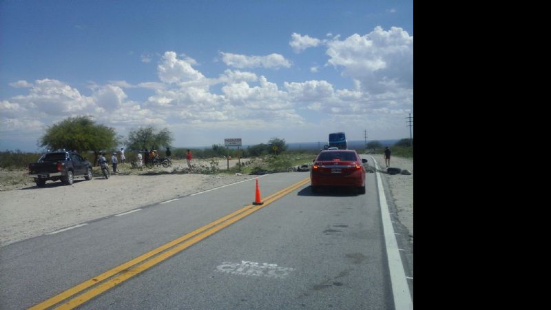 Empleados de la Vivienda siguen impidiendo el ingreso a Andalgalá