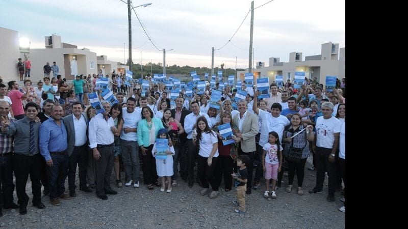 “Debemos ser una de las pocas provincias que en enero entrega viviendas”