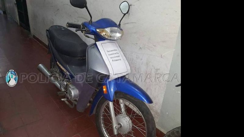 Secuestran moto robada