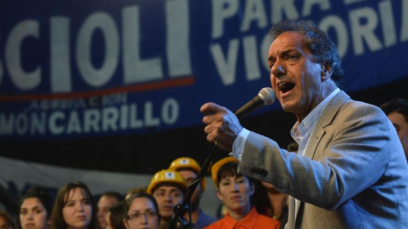 "Mauricio Macri quiere elegir al presidente del peronismo con un DNU"