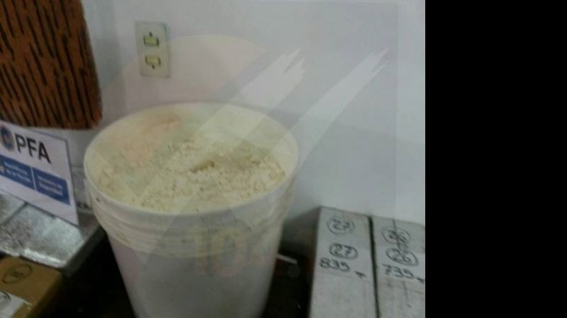 En total se incautaron 218 kilos de droga: 200 de marihuana y 18 de cocaína