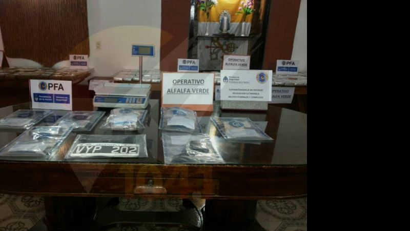 En total se incautaron 218 kilos de droga: 200 de marihuana y 18 de cocaína